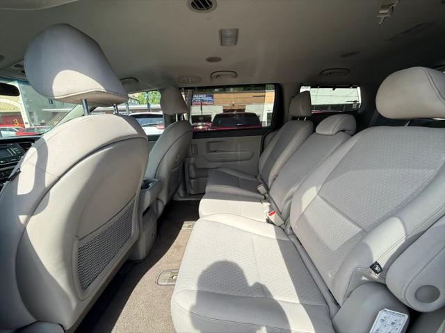 2016 Kia Sedona LX