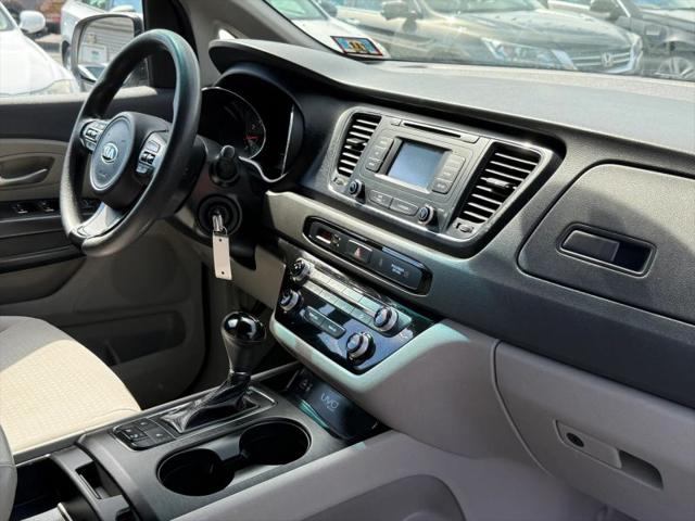 2016 Kia Sedona LX