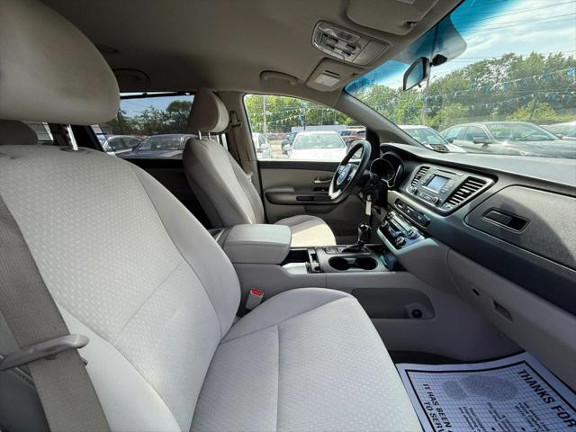 2016 Kia Sedona LX