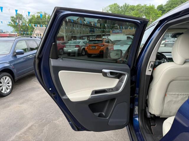 2015 Volvo XC60 T6 Platinum