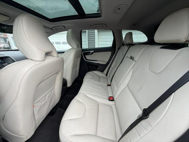 2015 Volvo XC60 T6 Platinum