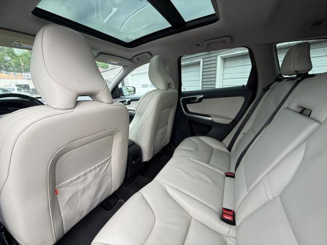 2015 Volvo XC60 T6 Platinum