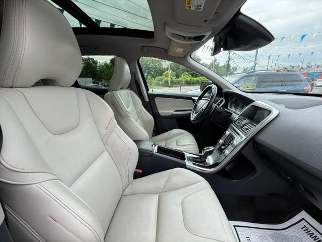 2015 Volvo XC60 T6 Platinum