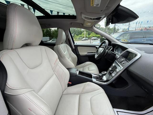 2015 Volvo XC60 T6 Platinum