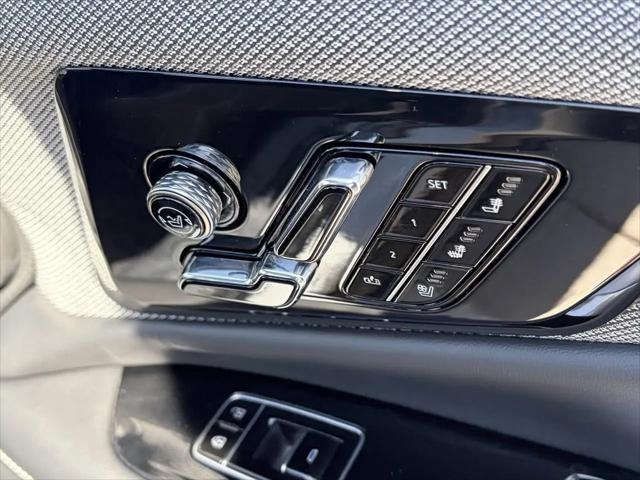 2025 Cadillac iQ Luxury 2 AWD