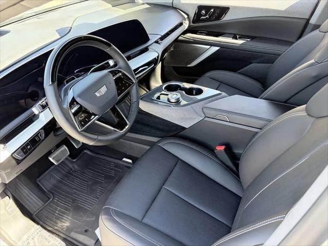 2025 Cadillac iQ Luxury 2 AWD