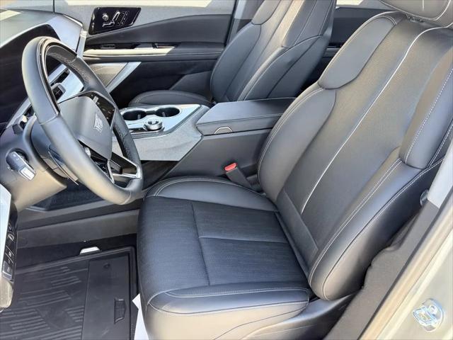 2025 Cadillac iQ Luxury 2 AWD