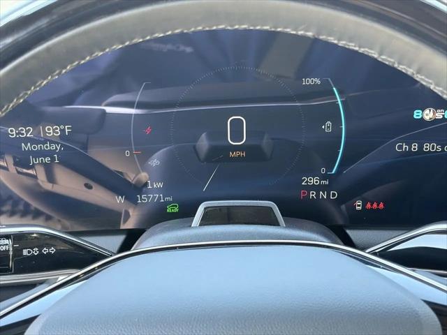 2025 Cadillac iQ Luxury 2 AWD