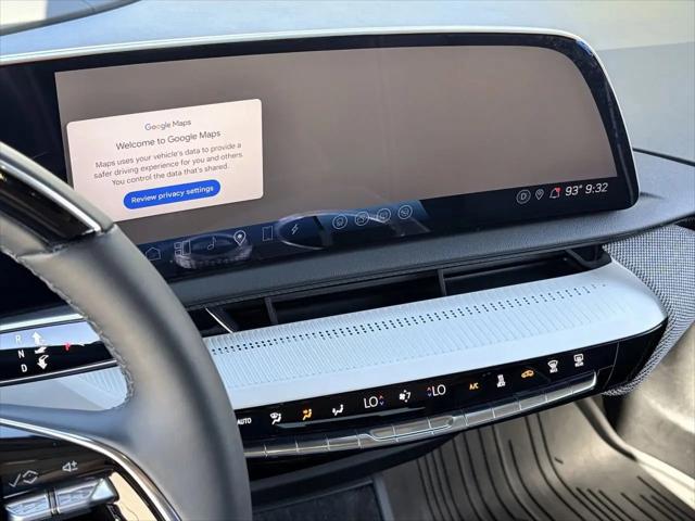 2025 Cadillac iQ Luxury 2 AWD