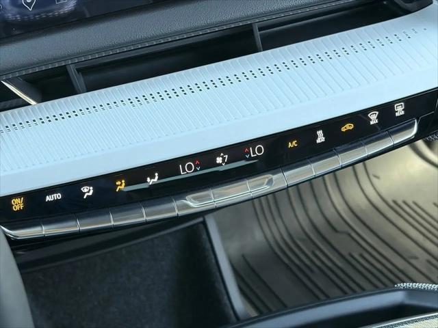 2025 Cadillac iQ Luxury 2 AWD