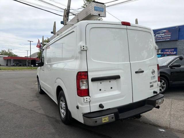 2012 Nissan 2500 NV2500 HD SV V8