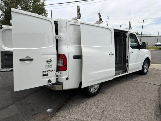 2012 Nissan 2500 NV2500 HD SV V8