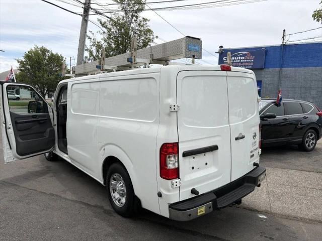 2012 Nissan 2500 NV2500 HD SV V8