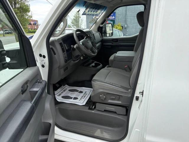 2012 Nissan 2500 NV2500 HD SV V8