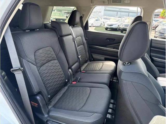 2025 Nissan Pathfinder SV FWD