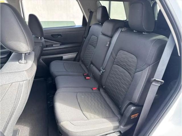 2025 Nissan Pathfinder SV FWD