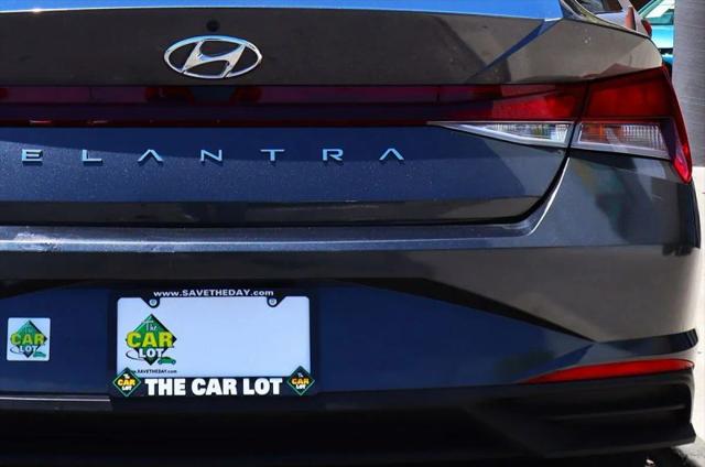 2021 Hyundai Elantra SE