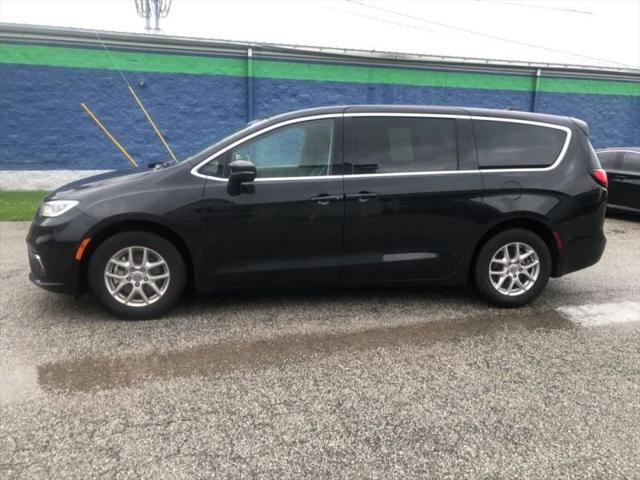 2023 Chrysler Pacifica Touring L for sale in Shelbyville, KY
