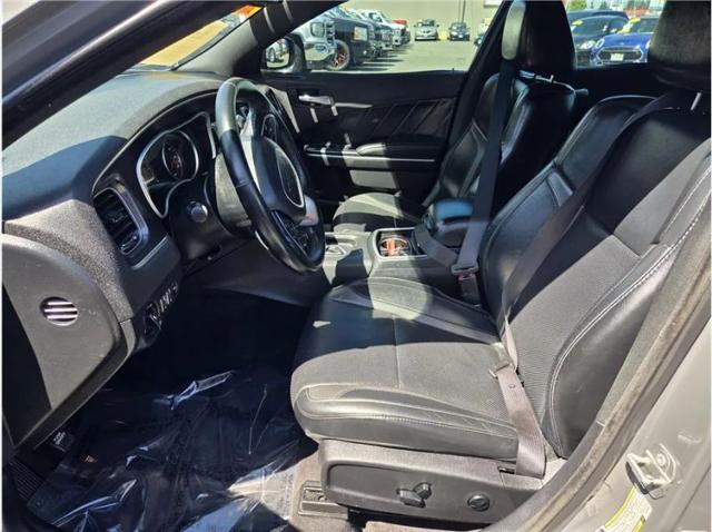 2017 Dodge Charger SXT RWD