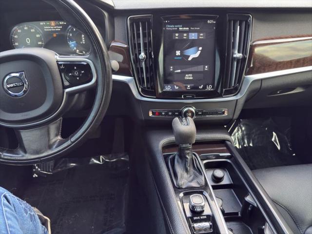 2018 Volvo S90 T5 Momentum