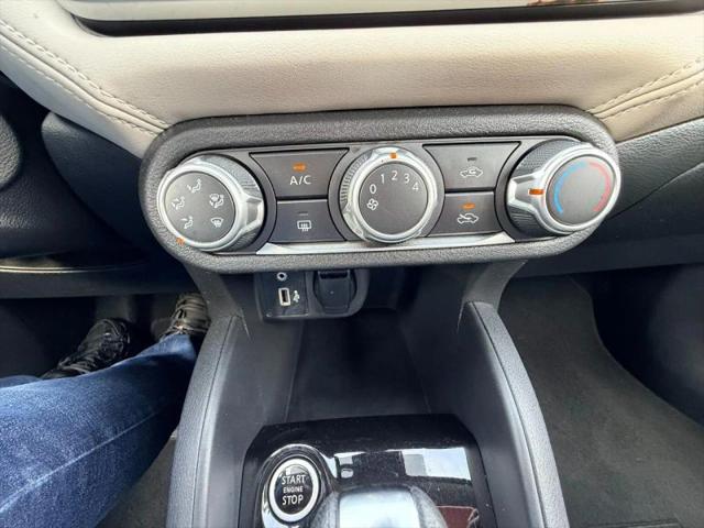 2020 Nissan Versa SV Xtronic CVT