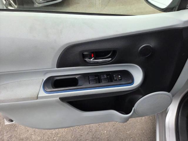 2013 Toyota Prius c Two