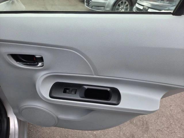2013 Toyota Prius c Two