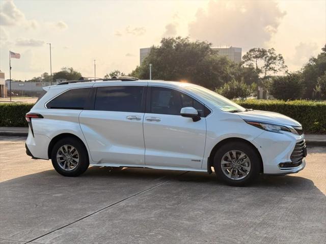 2021 Toyota Sienna XLE