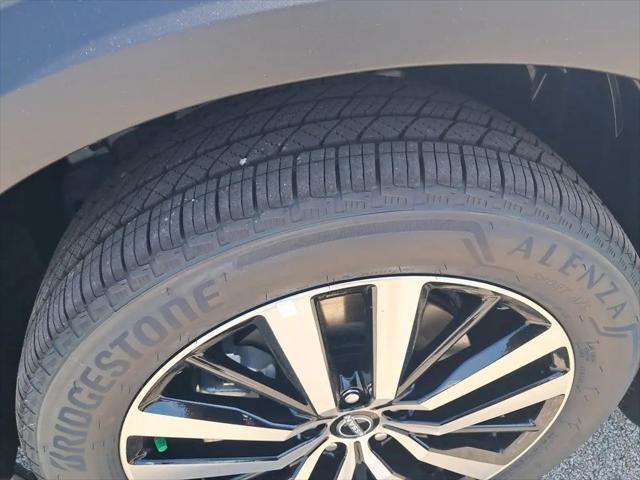 2025 Nissan Pathfinder Platinum 4WD