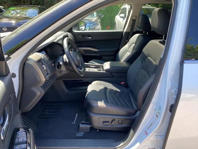 2025 Nissan Pathfinder Platinum 4WD