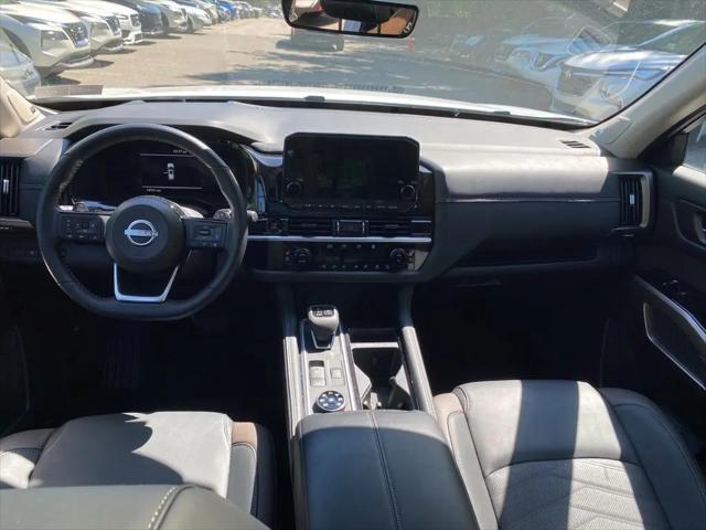 2025 Nissan Pathfinder Platinum 4WD