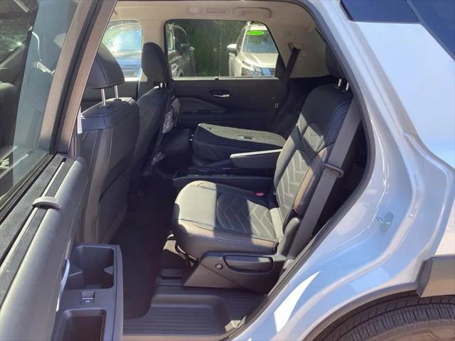 2025 Nissan Pathfinder Platinum 4WD