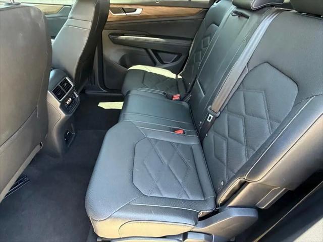 2025 Volkswagen Atlas 2.0T SE w/Technology
