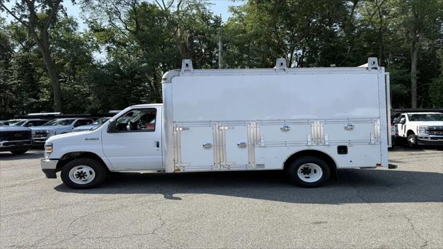 2021 Ford E-450 Cutaway Base