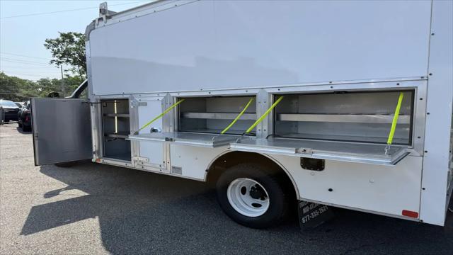 2021 Ford E-450 Cutaway Base
