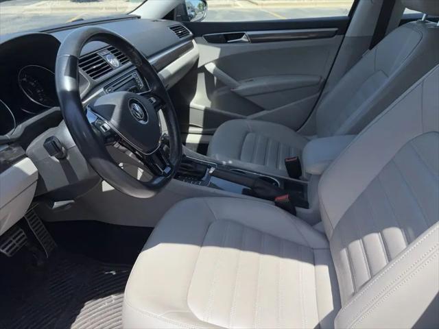 2017 Volkswagen Passat 1.8T SEL Premium