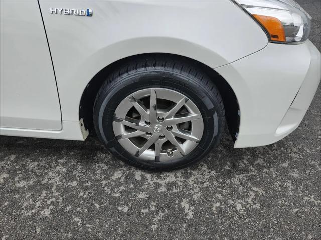 2017 Toyota Prius v Four