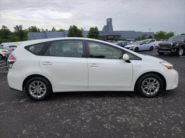 2017 Toyota Prius v Four