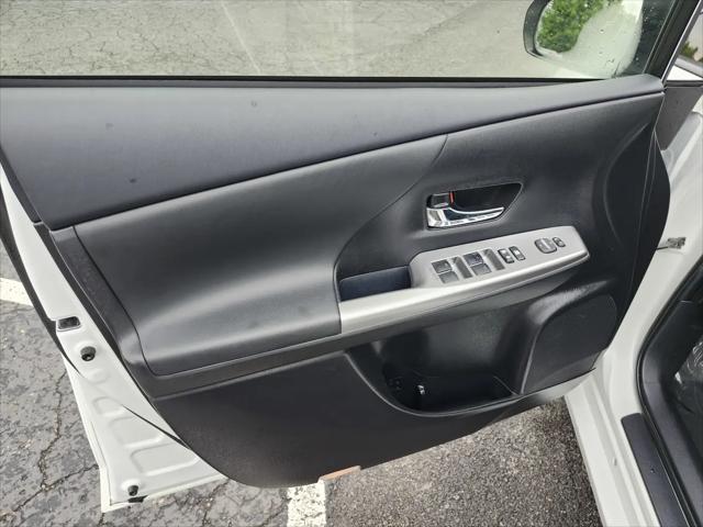 2017 Toyota Prius v Four