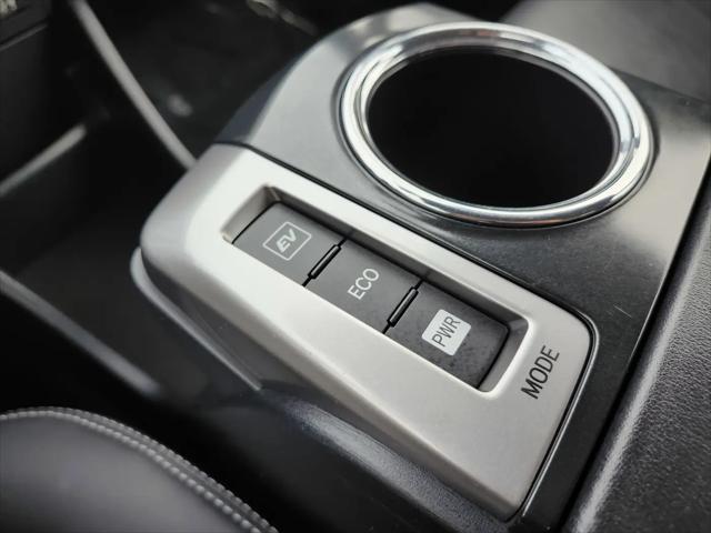 2017 Toyota Prius v Four