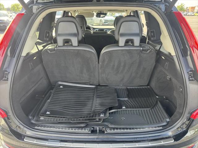2020 Volvo XC90 Hybrid T8 Momentum 7 Passenger