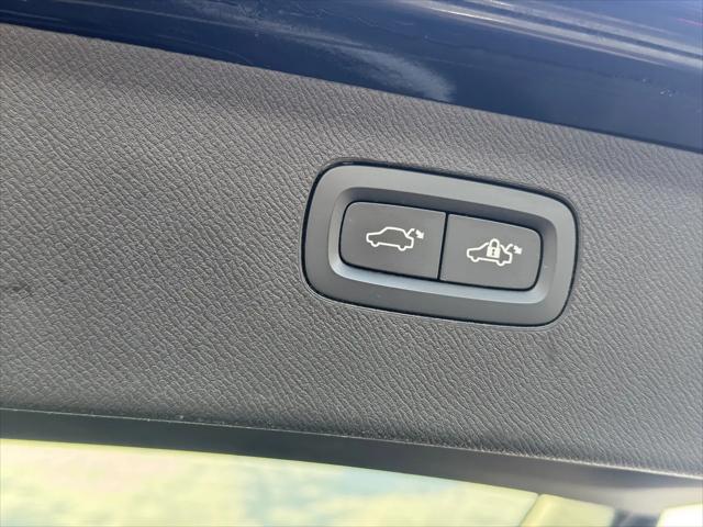 2020 Volvo XC90 Hybrid T8 Momentum 7 Passenger
