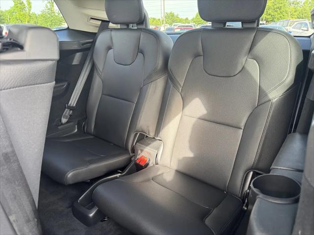 2020 Volvo XC90 Hybrid T8 Momentum 7 Passenger