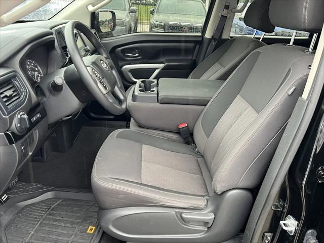 2024 Nissan Titan Crew Cab SV 4x4