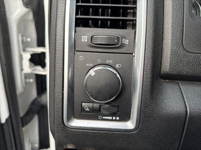 2023 Ram 1500 Classic SLT Crew Cab 4x4 5'7" Box