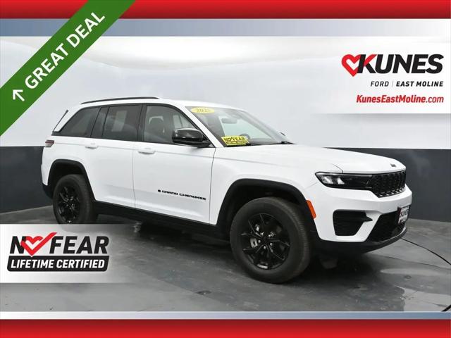 2025 Jeep Grand Cherokee Altitude 4x4 for sale in East Moline, IL
