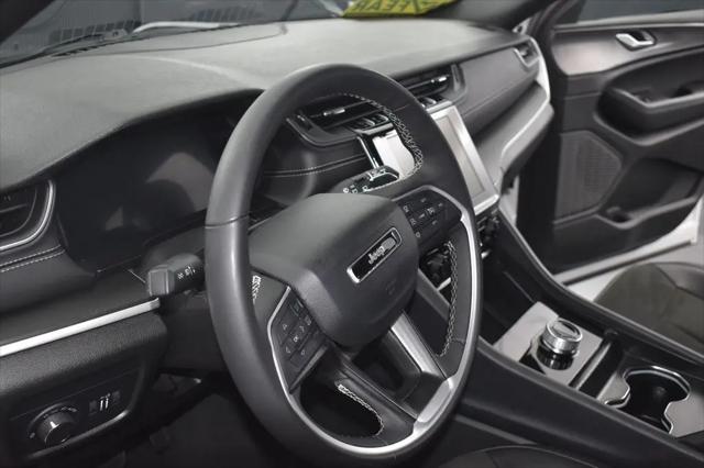 2025 Jeep Grand Cherokee Altitude 4x4