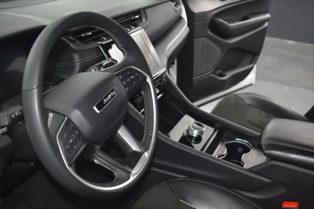 2025 Jeep Grand Cherokee Altitude 4x4