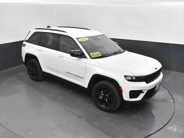 2025 Jeep Grand Cherokee Altitude 4x4