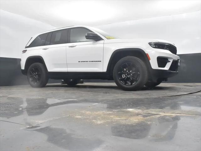 2025 Jeep Grand Cherokee Altitude 4x4